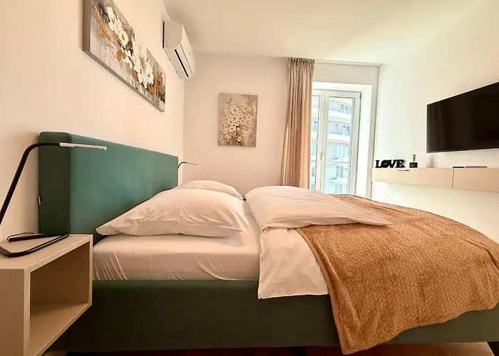 No 202 Lebada Apartment